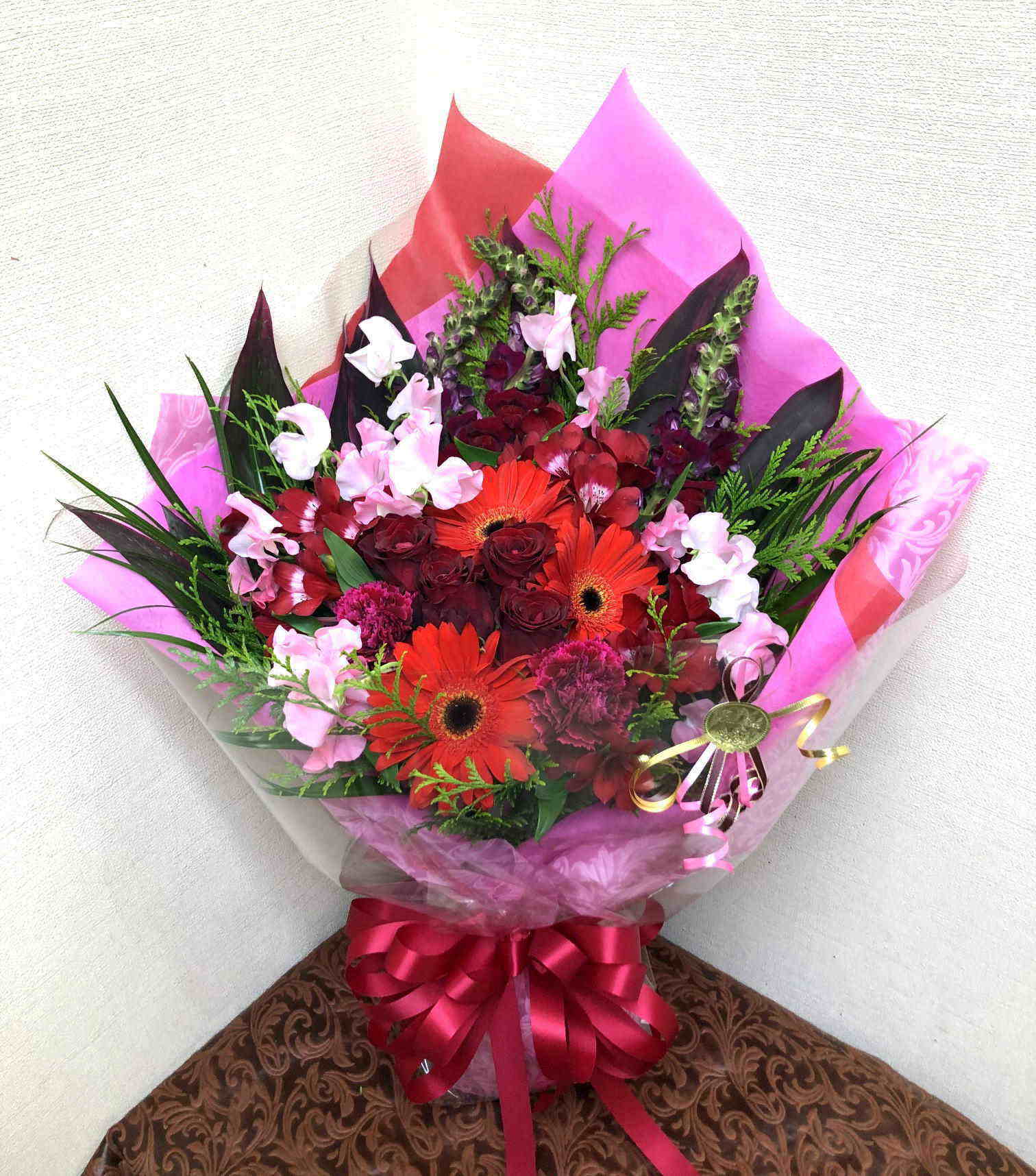 特別なシーンの贈り物に人気の花束・１万円