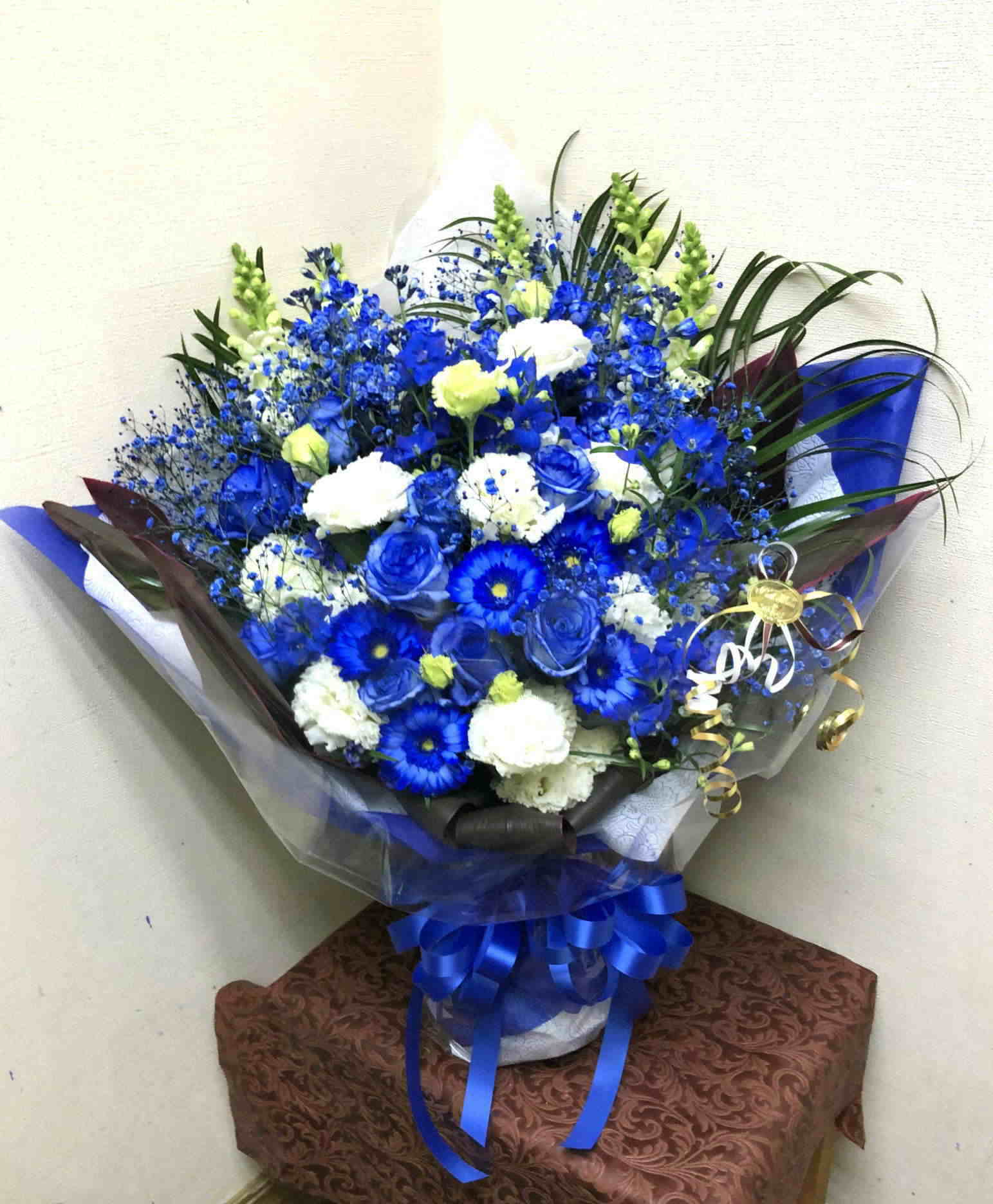 特別な贈り物にふさわしい豪華で大きな花束・３万円～