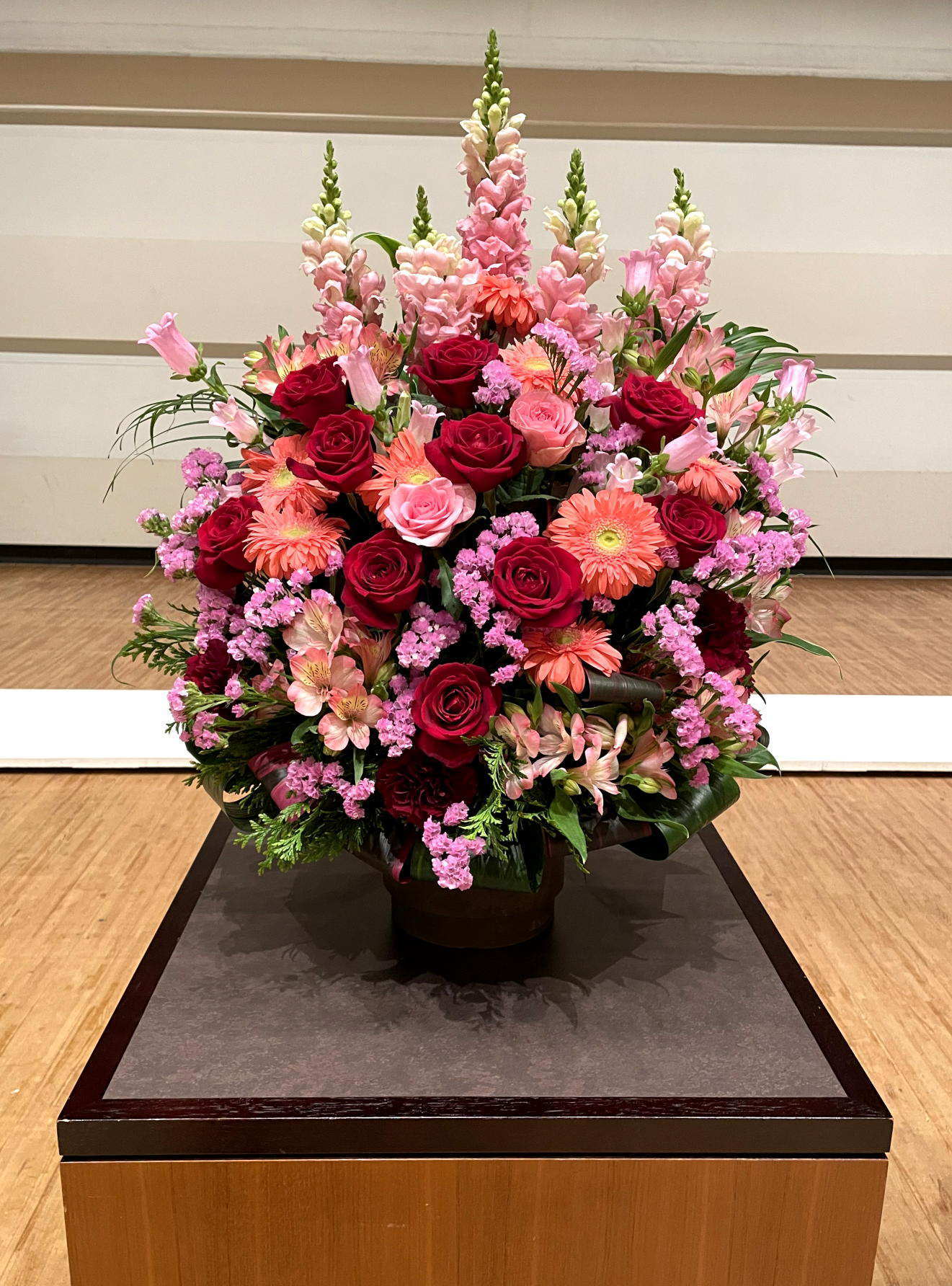 演台花